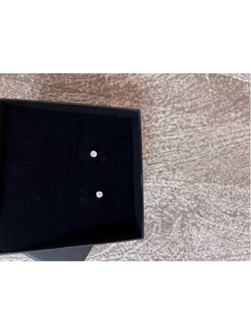 Women's Unbranded Silver Tone Stud Earrings flat back ( piercing)